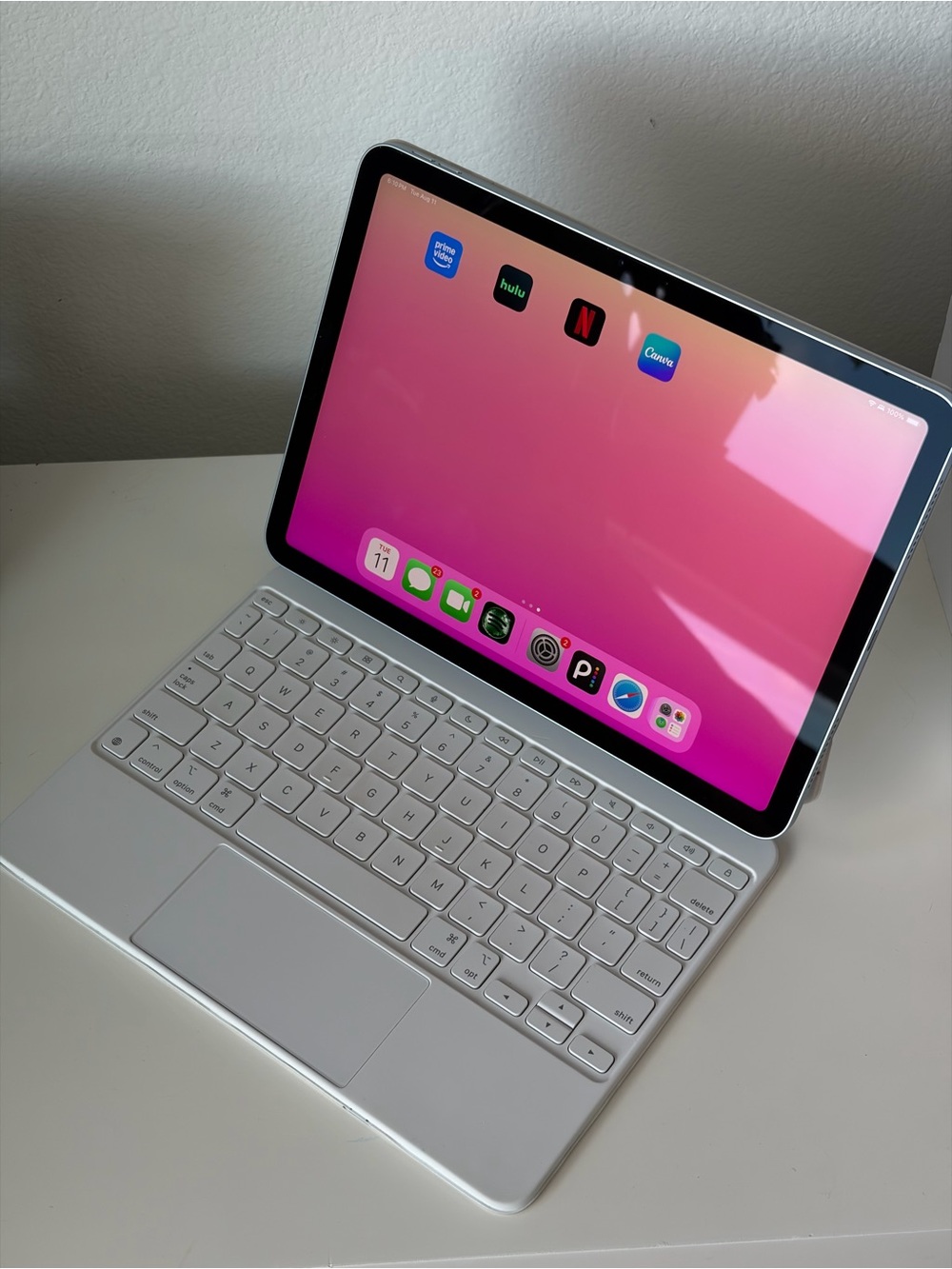 Apple iPad Air 11in Bundle